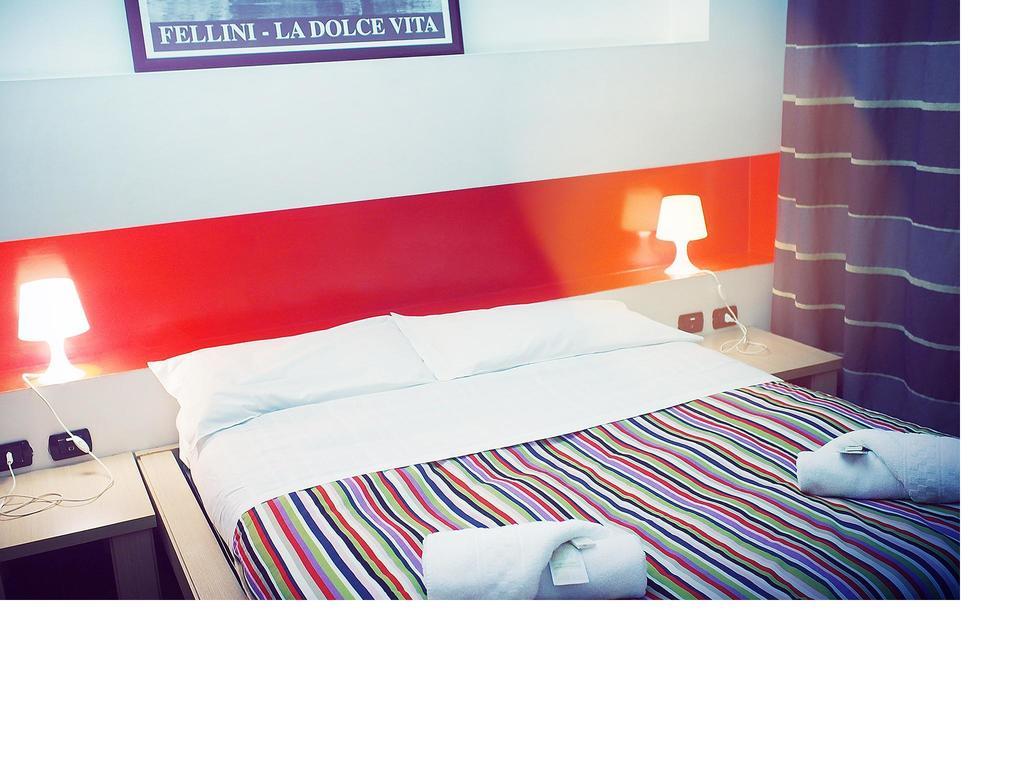 M&J Place Hostel Rom Exteriör bild